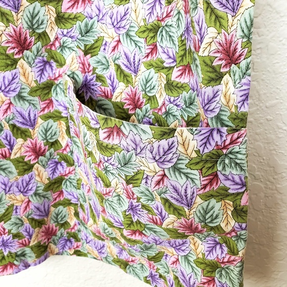 Cotton Club Scrub Top Multi-Color Leaf Pattern V-Neck 100% Cotton - Size Medium - Picture 5 of 5